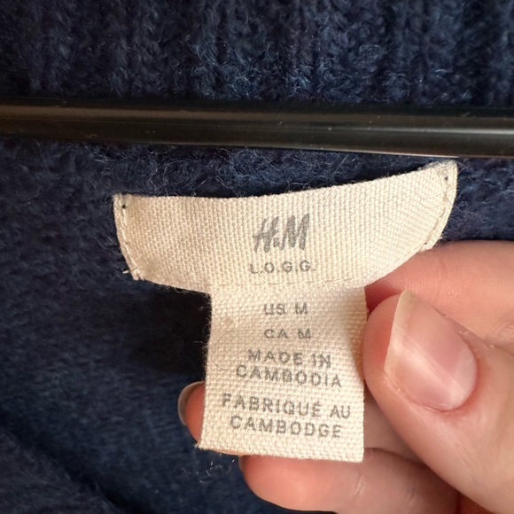 H&M Sweater - Size M - Picture 2 of 3